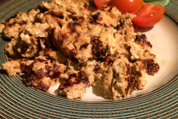 Омлет с бальзамическим уксусом, базиликом и свежими помидорами