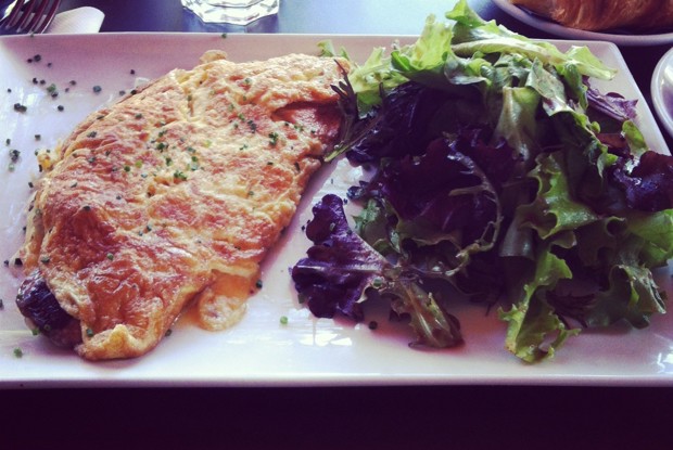 Омлет с грибами и сыром