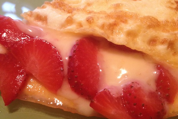 Омлет с клубникой