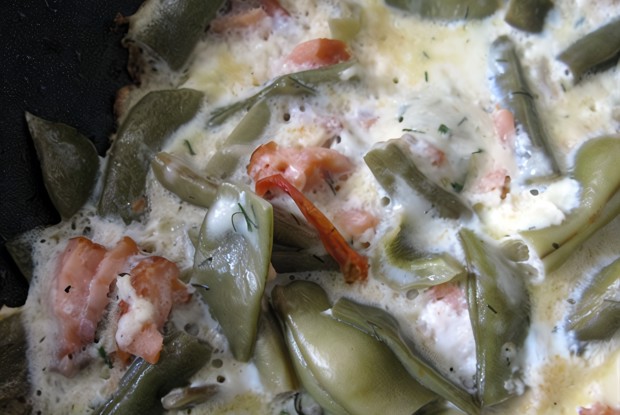 Омлет с овощами и рыбой