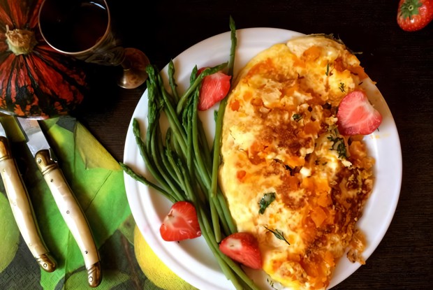 Омлет с тыквой, сыром и апельсиновым ликером
