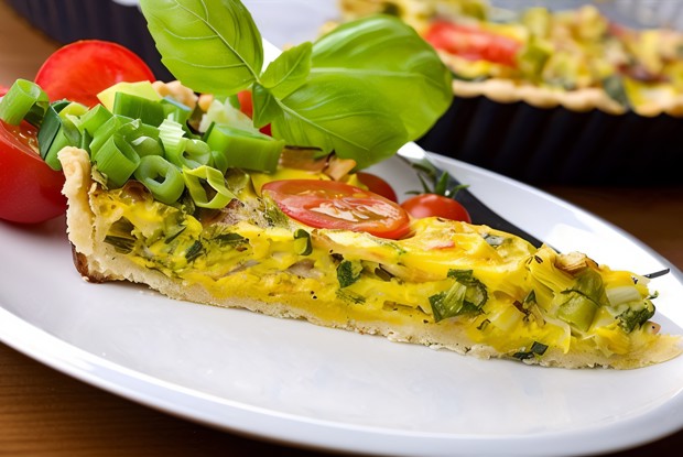 Омлет со сливочным маслом и луком пореем