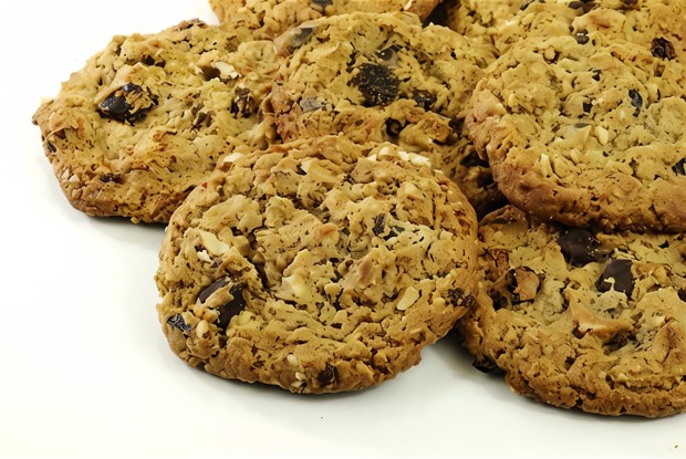 Ореховое печенье с вяленой клюквой