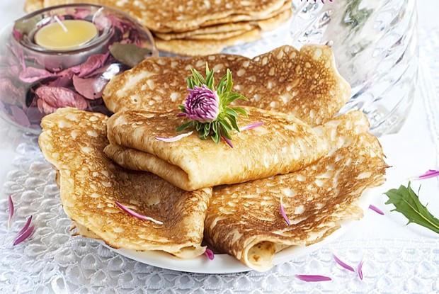 Оригинальные блины с луговыми цветами