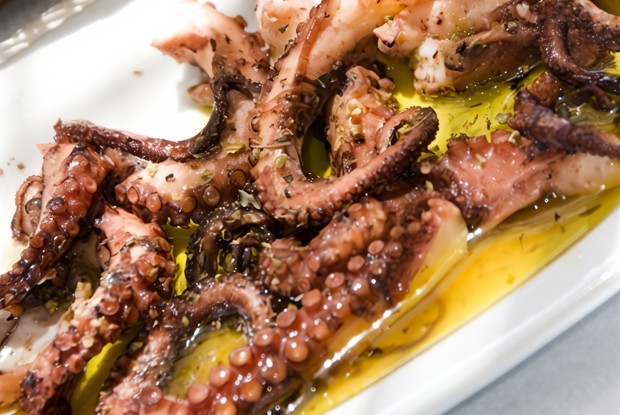 Осьминог с паприкой