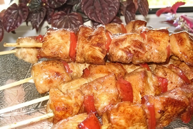 Острые шашлычки из индейки в духовке