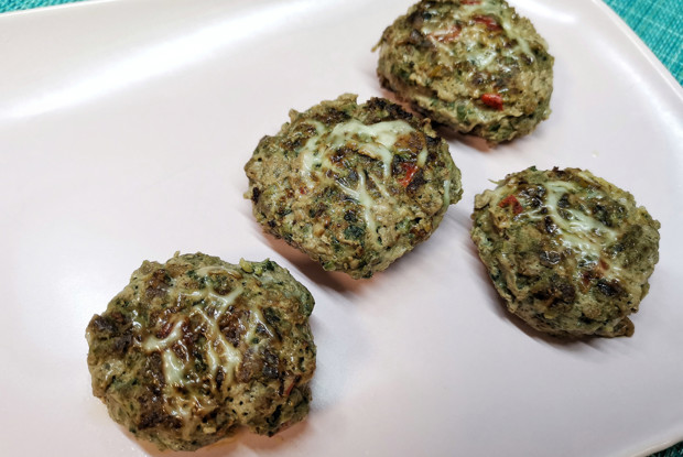 Острые говяжьи котлеты со шпинатом