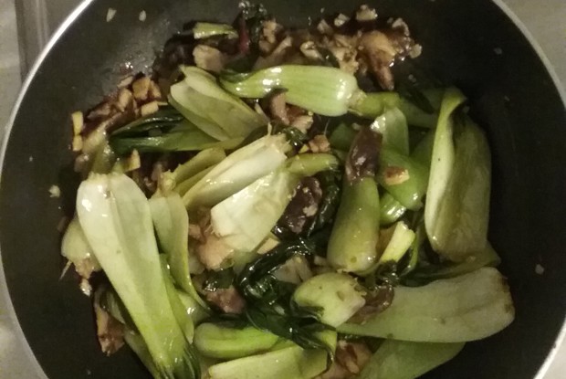Острый пак-чой с грибами шиитаке