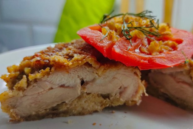 Отбивные из индейки в панировке