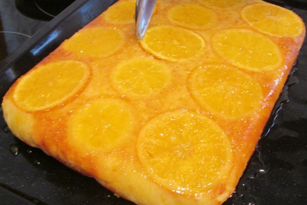 Открытый апельсиновый пирог с карамелью