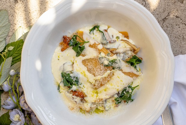 Открытые равиоли с лесными грибами