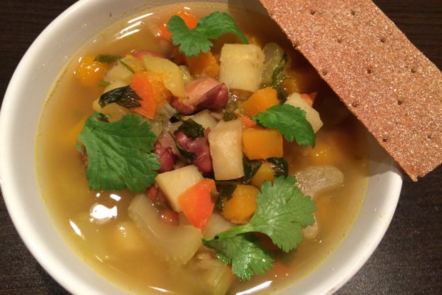 Овощной суп с красной фасолью