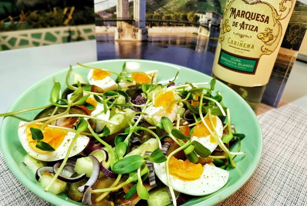 Овощной салат с льняным маслом