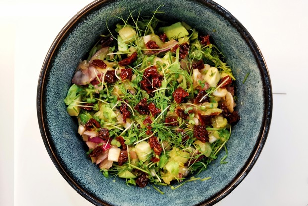 Овощной салат с микрозеленью