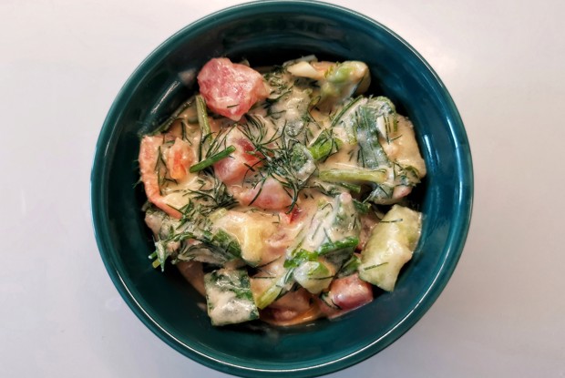 Овощной салат с яйцами