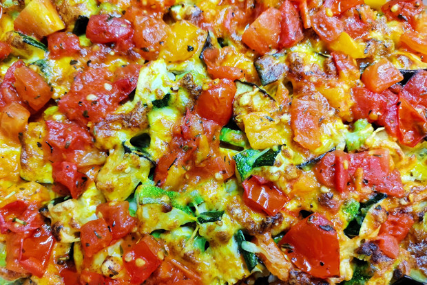 Овощное рагу с беконом и сливками