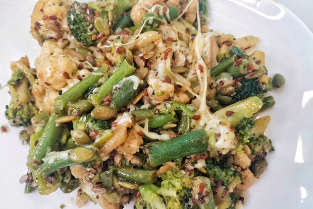 Овощное рагу в соевом соусе с пармезаном