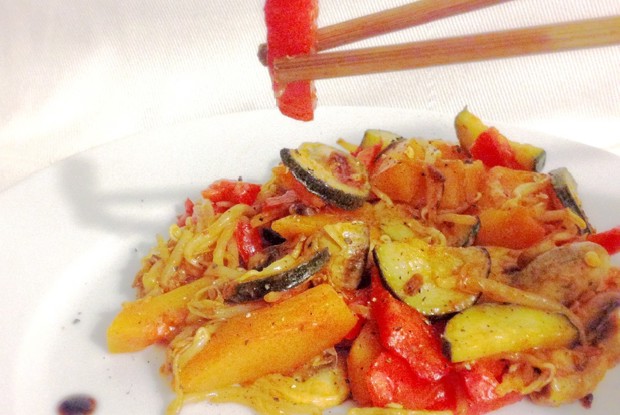 Овощи  с грибами в кисло-сладком соусе