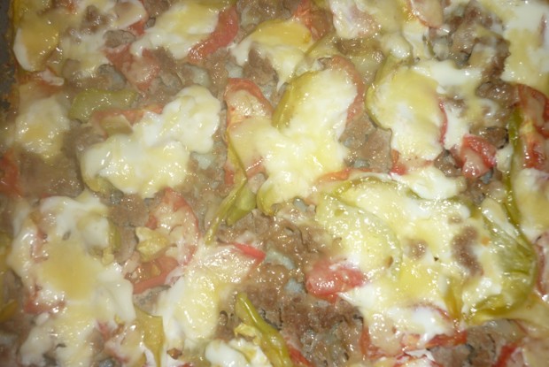 Овощная слоеная запеканка с мясом и сыром