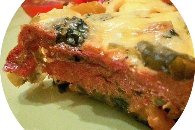 Овощная запеканка с зеленой фасолью, брюссельской капустой и шпинатом