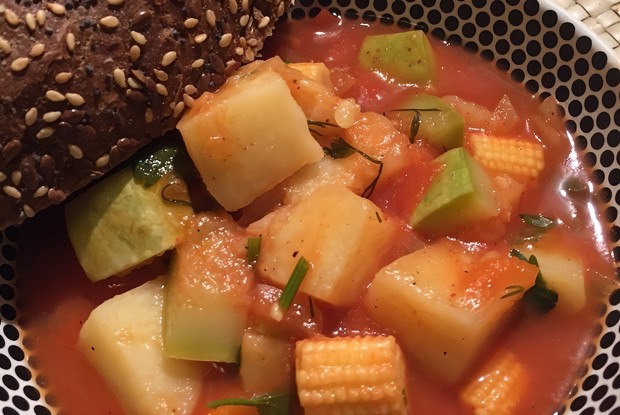 Овощное рагу на бульоне из потрошков