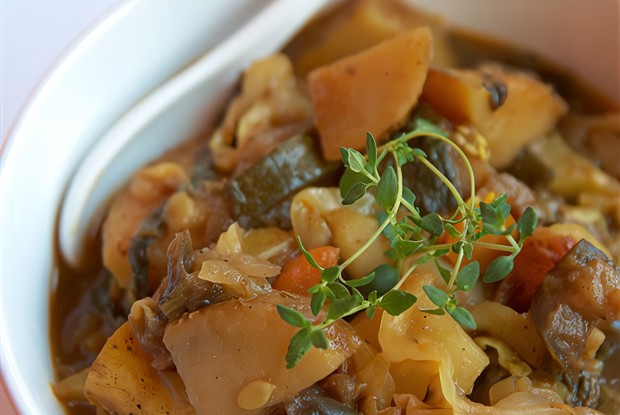 Овощное рагу с базиликом