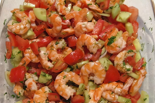Овощной салат с креветками