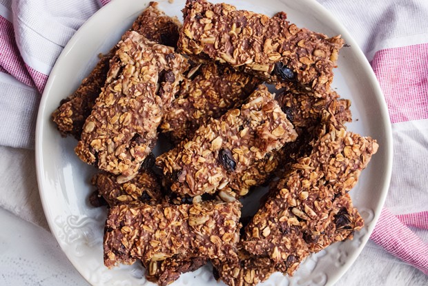Овсяные батончики с финиками