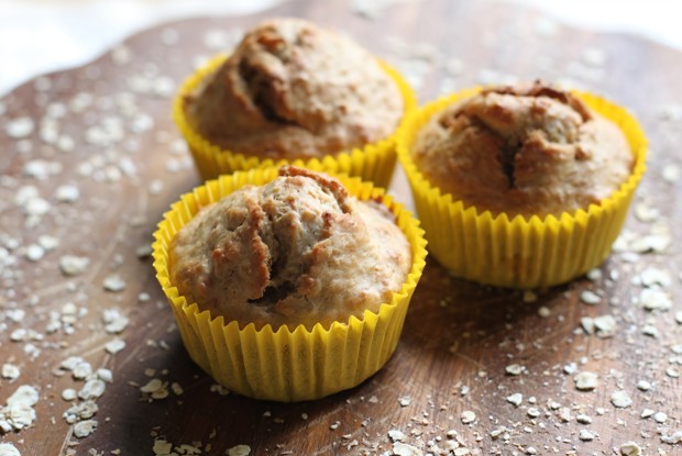 Овсяные маффины с изюмом и орехами