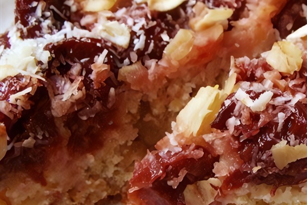 Овсяный пирог с вишней