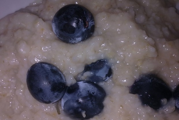 Овсянка с виноградом