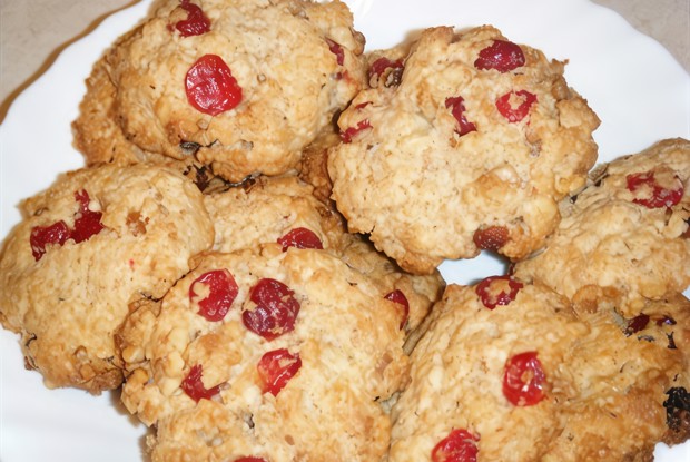 Овсяное печенье с клюквой и грецкими орехами