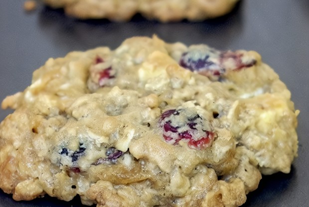 Овсяное печенье с клюквой и белым шоколадом