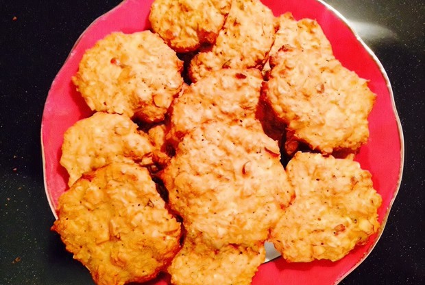 Овсяное печенье с орехами, медом и корицей