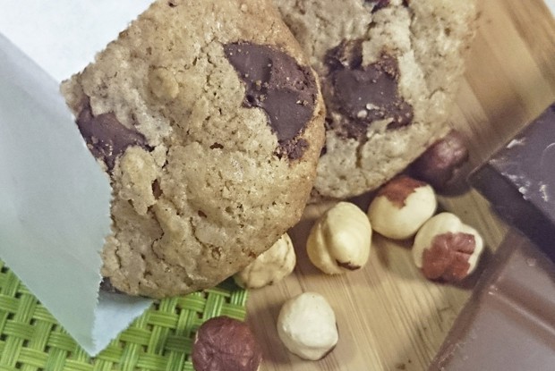 Овсяное печенье с шоколадом и фундуком