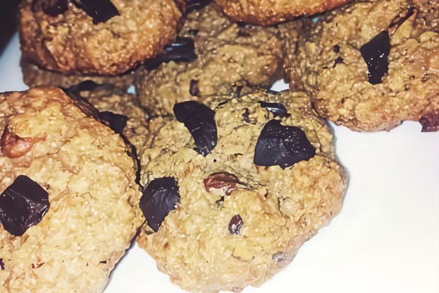 Овсяное печенье с шоколадом и сухофруктами