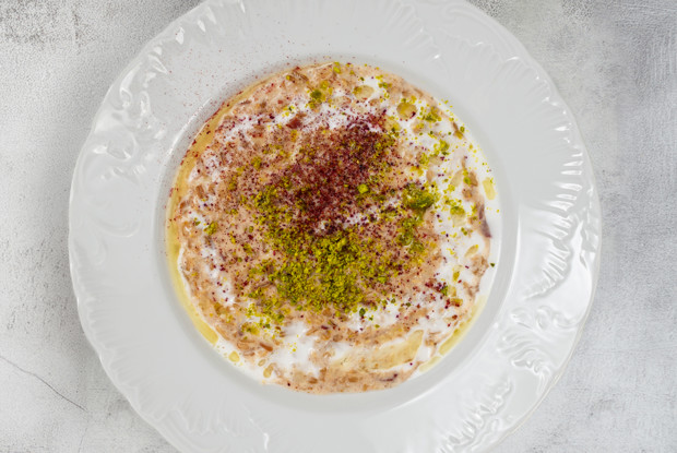 Овсяная каша с финиками и маслом солёных лимонов