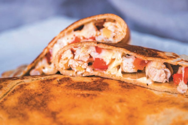 Овсяные блины с курицей и болгарским перцем