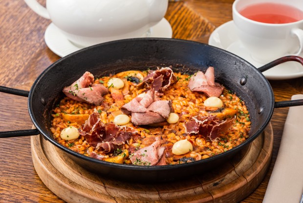 Паэлья с хамоном и говядиной