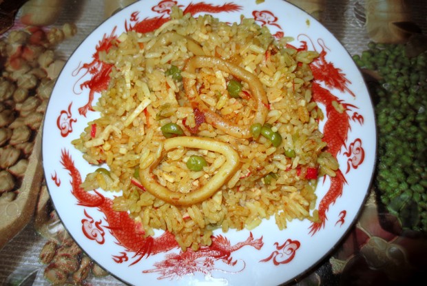 Паэлья с кальмарами в пиве