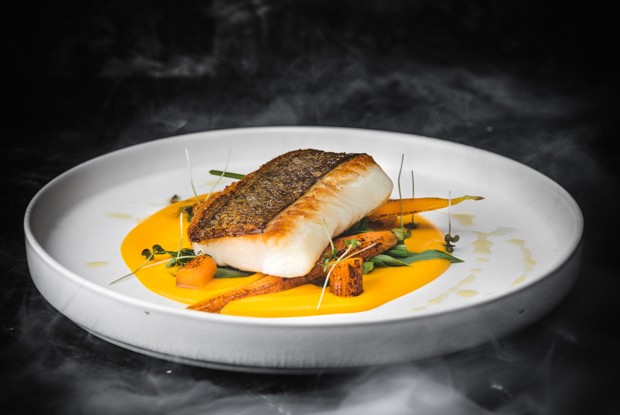 Палтус с кремом из моркови и юдзу