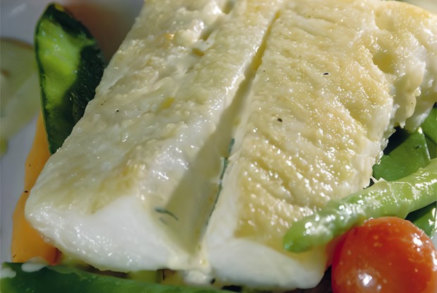 Палтус с мини овощами и соусом бер-блан