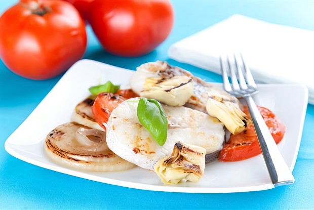 Палтус с овощами