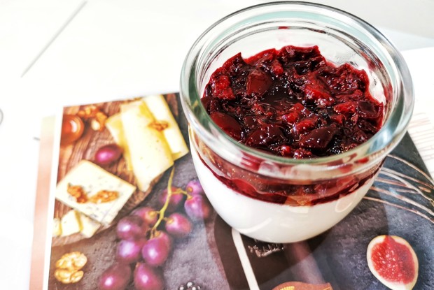 Панна-котта с черешней