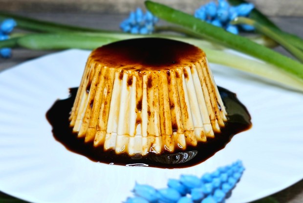 Панна-котта в сиропе из шелковицы