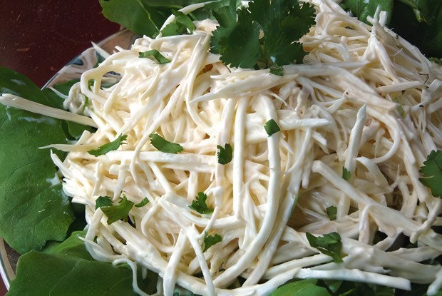 Парижский салат с сельдереем