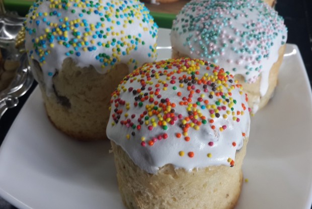 Пасхальный кулич на свежих дрожжах со сметаной