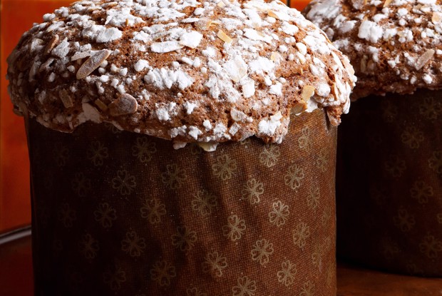 Пасхальный кулич с клюквой и миндальной пастой