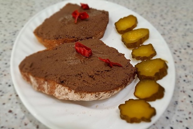 Паштет из говяжьей печени с яблоками