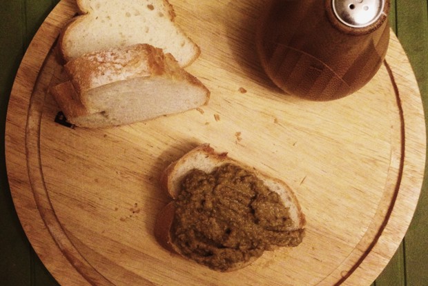 Паштет из куриной печени с яблоком и сливками